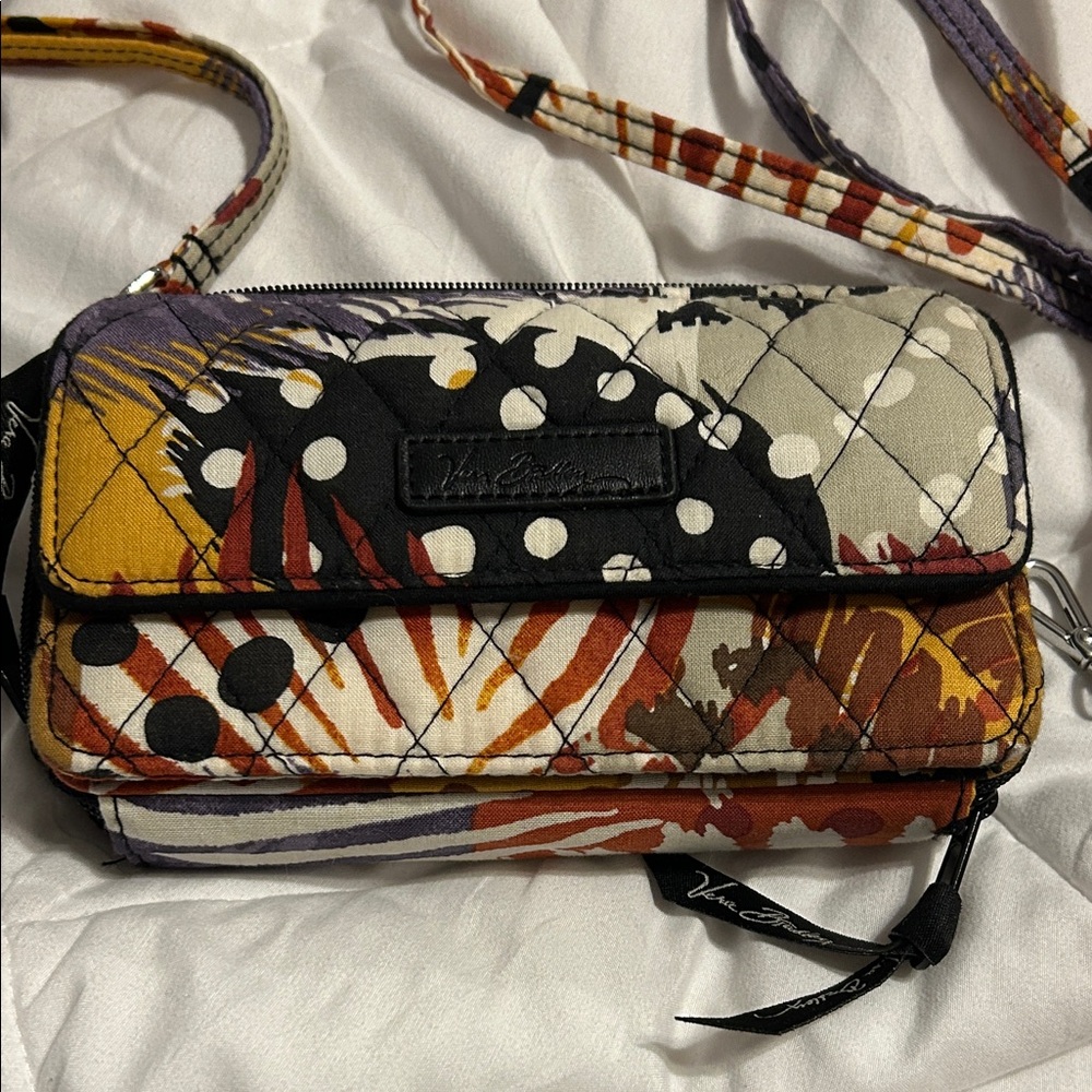Vera Bradley Multicolor Quilted Crossbody Bag. Please
Read